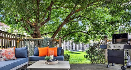 Instaworthy Home - Relaxing Patio w/ BBQ - Pet Friendly