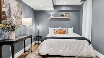 4 bedrooms, desk, iron/ironing board, free WiFi