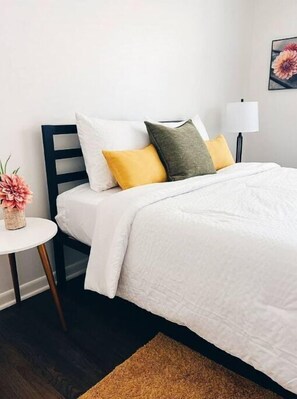 4 bedrooms, iron/ironing board, travel crib, free WiFi - Casa Nova - Clean & Central for Family & Friends (Lincoln)