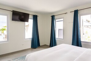 1 bedroom, iron/ironing board, WiFi, bed sheets - Emerald 1BR APT -#E3 in Noord-Sleeps 2 (Noord)