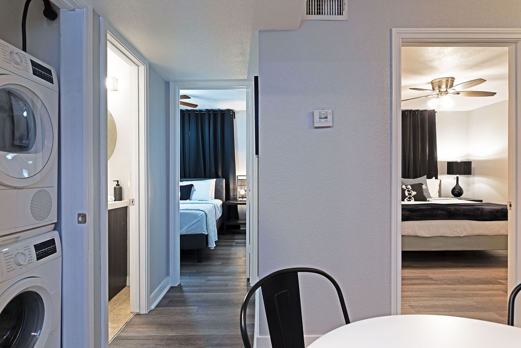 2 bedrooms, desk, iron/ironing board, internet