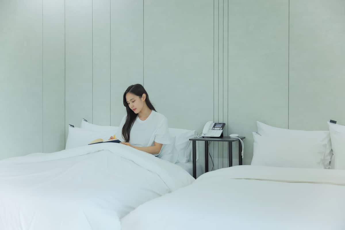 Deluxe-Zweibettzimmer, 2 Queen-Betten, Nichtraucher, Meerblick | Hochwertige Bettwaren, Daunenbettdecken, Schreibtisch