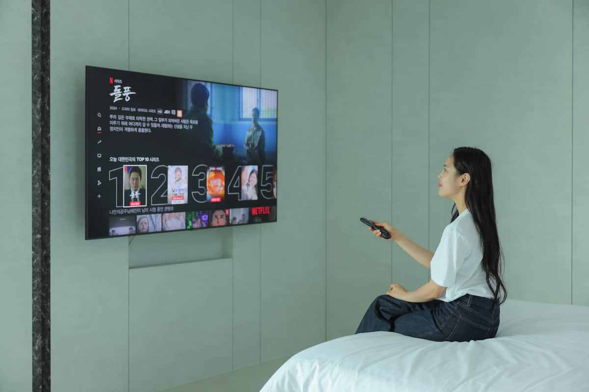 Deluxe tweepersoonskamer, 1 slaapkamer, niet-roken, uitzicht op zee | Luxe beddengoed, donzen dekbedden, individueel gedecoreerd, een bureau