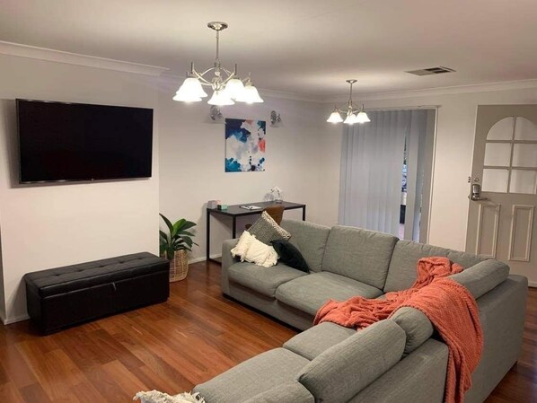 Smart TV, video games