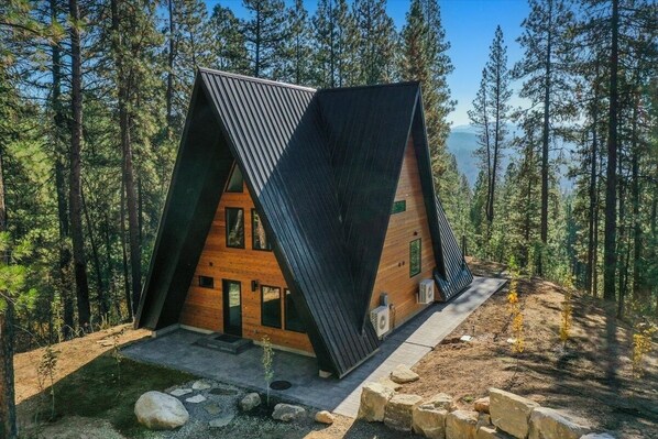 Exterior - /\ frame · breathtaking · view · luxurious · romantic
 (Garden Valley)