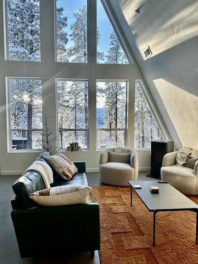 /\ frame · breathtaking · view · luxurious · romantic
