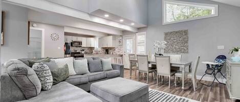 スマートテレビ、暖炉、テレビゲーム