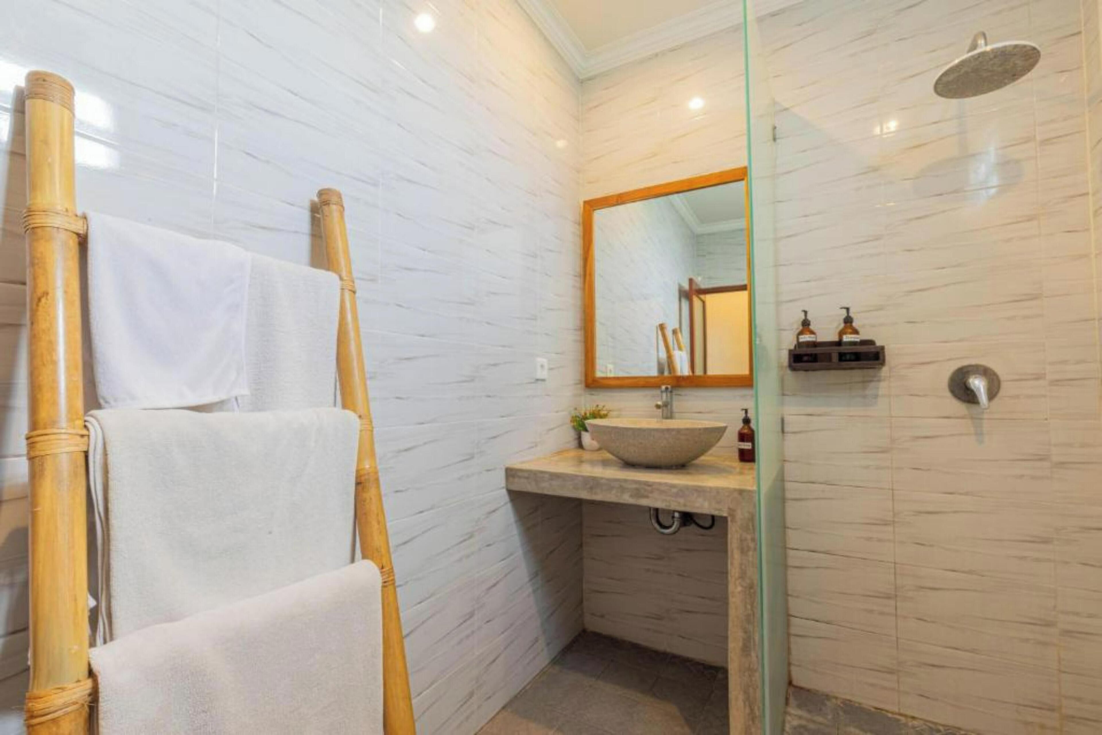 Deluxe Twin Room | Bathroom