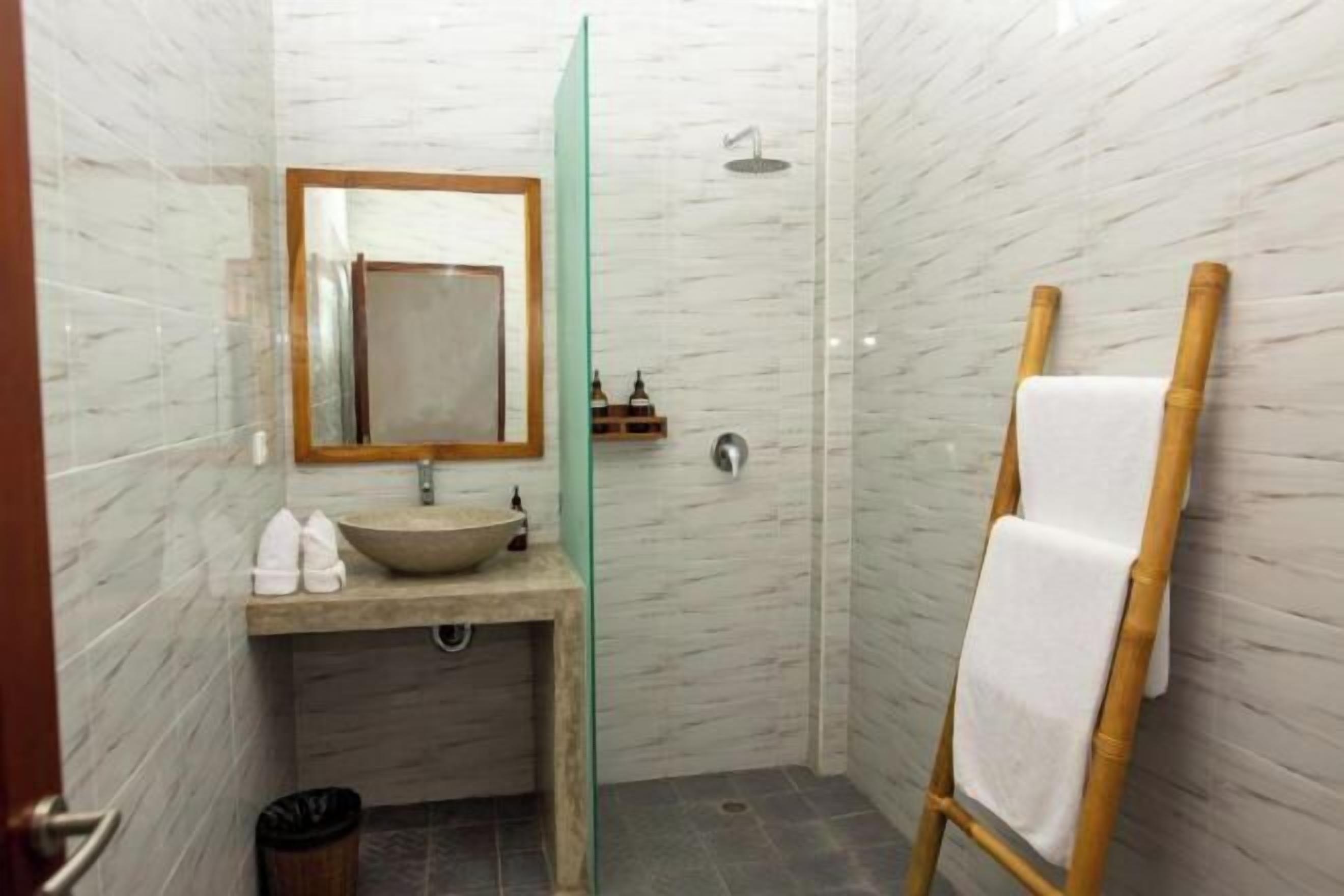 ห้องน้ำ | ฝักบัว, ผ้าเช็ดตัว