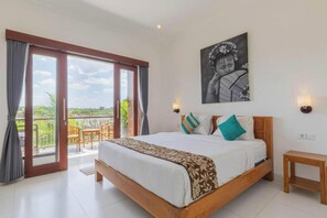 Deluxe Double Room | Desk - Frangipani House & Spa by Ecommerceloka (Canggu)
