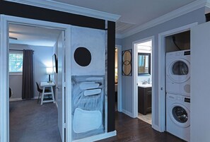 Interior - 2BR The TMC Flats 13! Hermann Park! Zoo! ⭐️⭐️⭐️⭐️⭐️ (Houston)