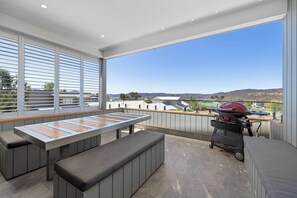 Outdoor dining - Jindy Snowy Mountains Retreat (Jindabyne)