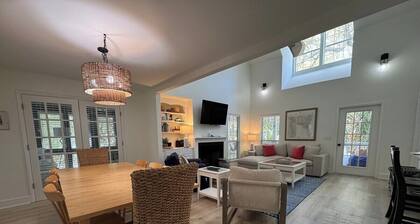 Sandy Bottoms NEWLY RENOVATED 4 BEDROOMS!