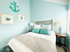 3 bedrooms, travel cot, WiFi, bed sheets