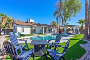 حمّام سباحة خارجي