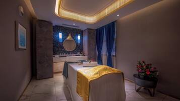 ห้องทรีทเมนท์สำหรับคู่รัก, ซาวน่า, อ่างน้ำร้อน, ห้องอบไอน้ำ