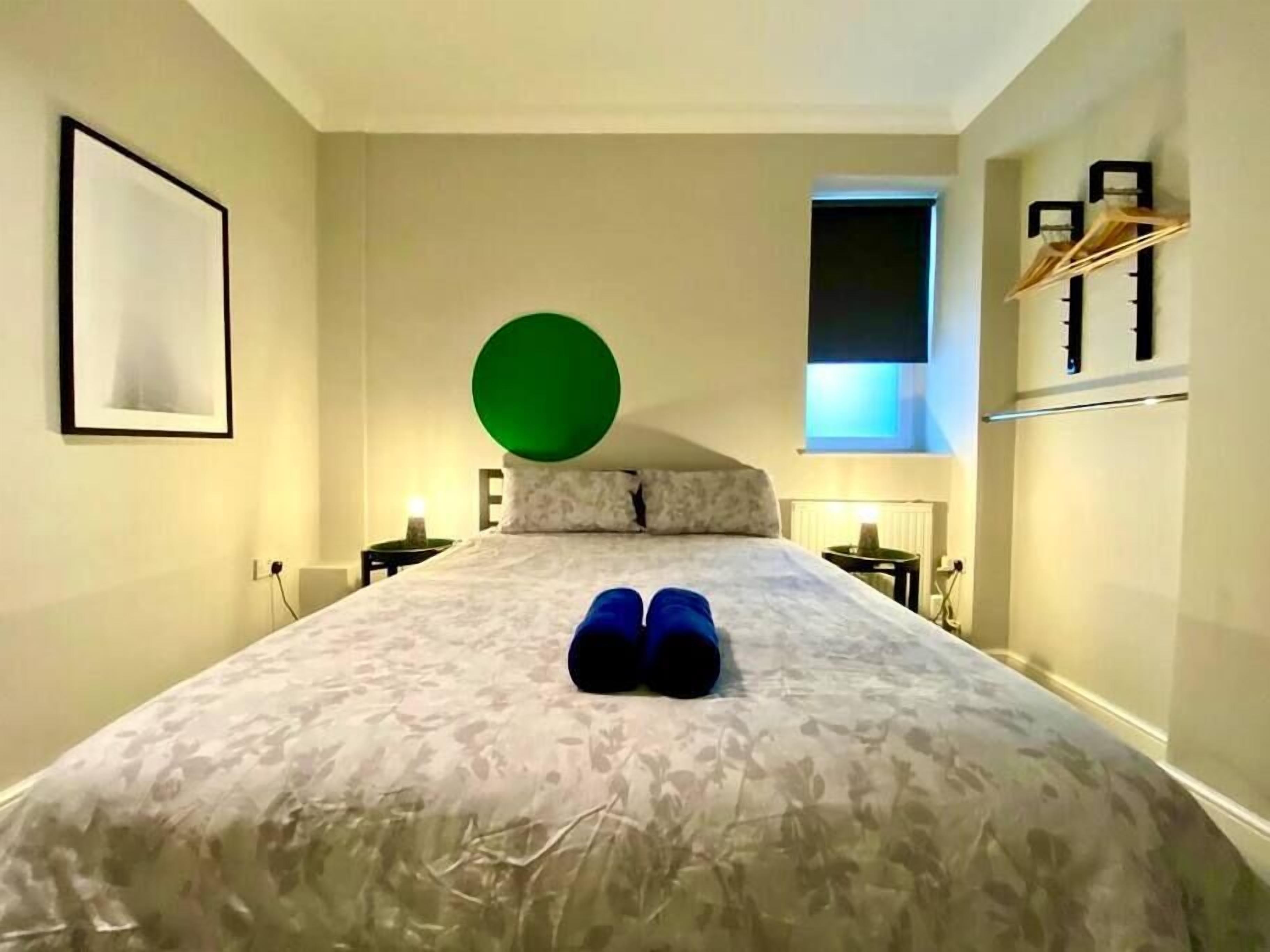 1 bedroom, iron/ironing board, free WiFi