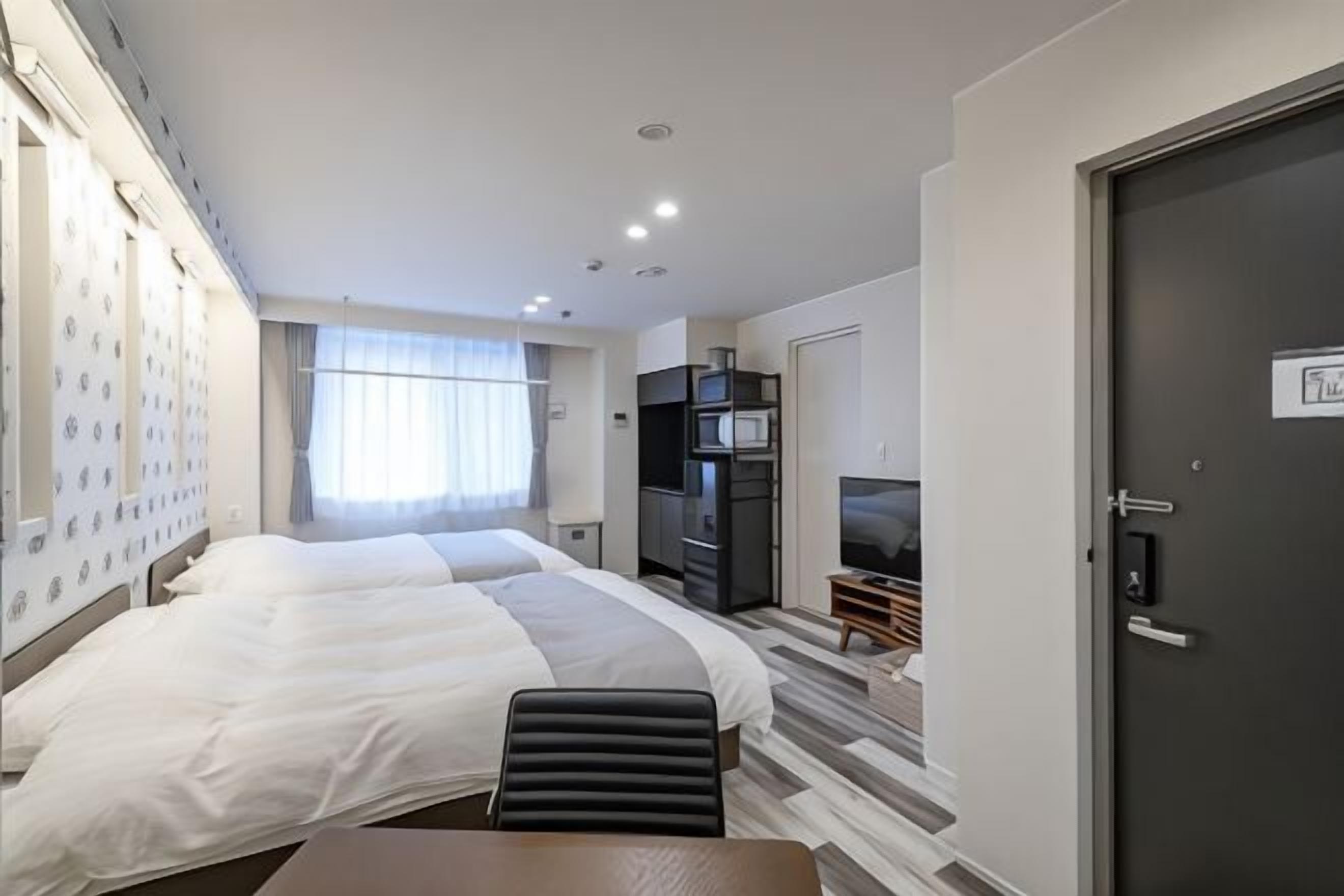 Decoración personalizada, muebles diferentes y escritorio 