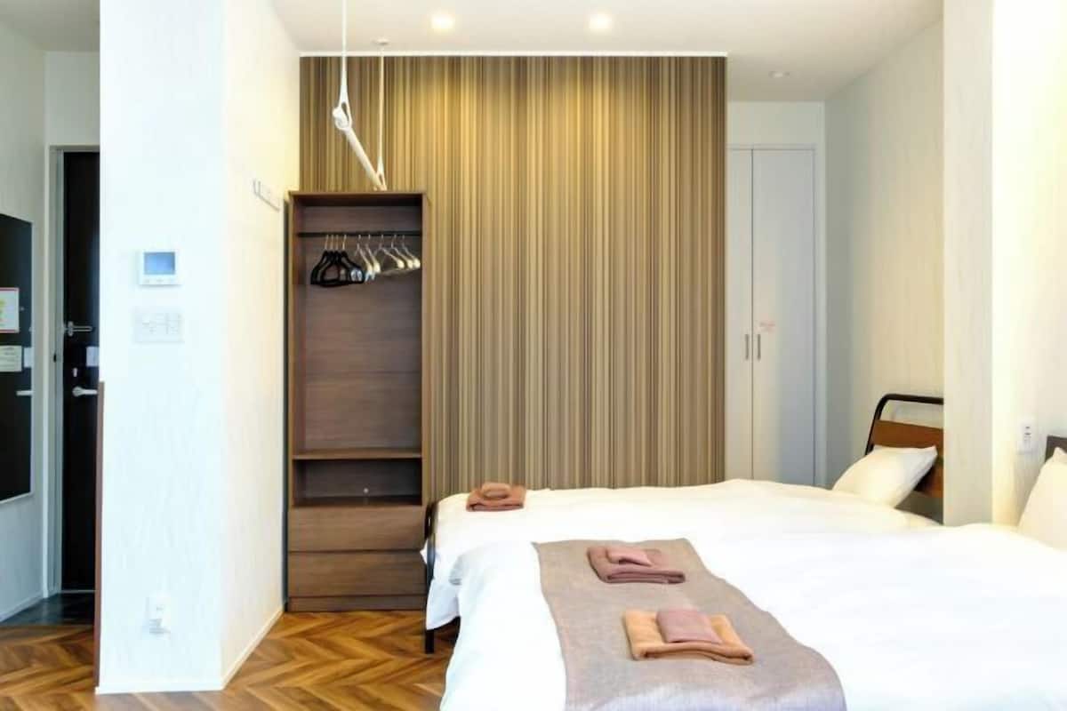 Con stile personalizzato, con arredamento individuale, una scrivania