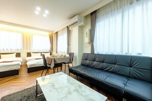 Standard Room | Living area