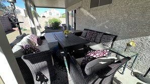 Outdoor dining - 2 bedrooms stylish and spacious house in Las Vegas (Las Vegas)