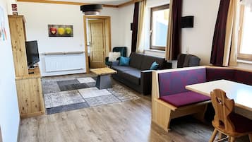 Apartment | Peti besi dalam bilik, Wi-fi percuma