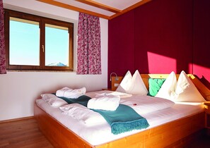 In-room safe, free WiFi