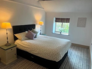 Comfort Double Room | Individually decorated, individually furnished, desk, iron/ironing board - Slyne Lodge (Lancaster)