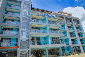 Front of property - Le tsuba Grand Hotel (Arua)