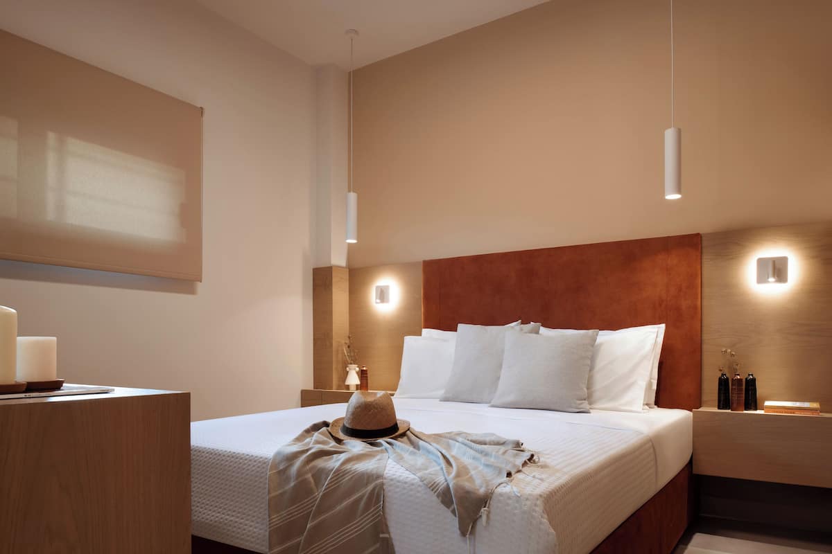1 bedroom, in-room safe, soundproofing, free WiFi
