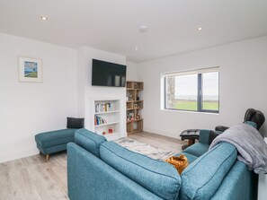 Living area - Old Field House (Templetown)
