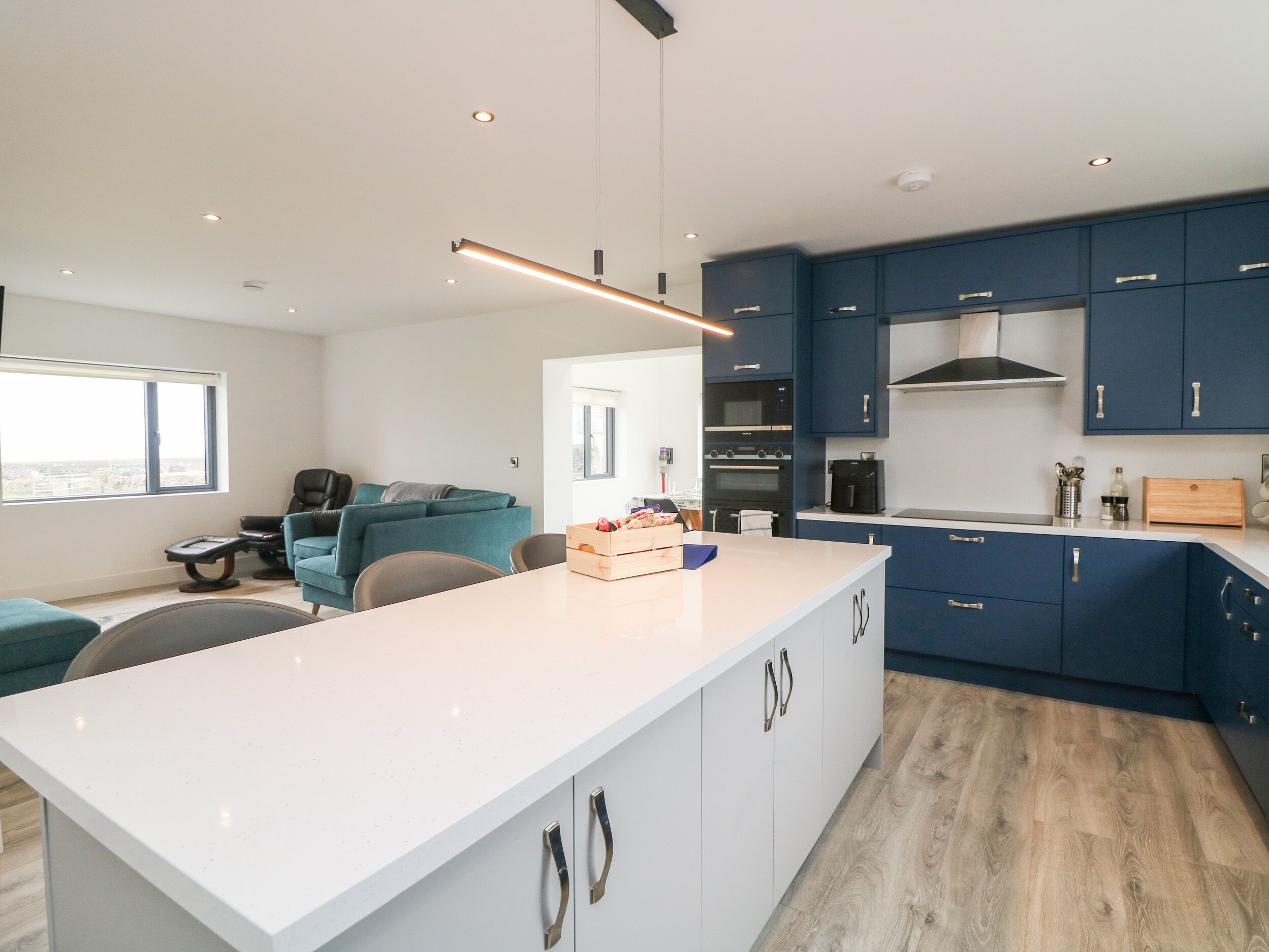 Lavastoviglie, bollitore elettrico, tostapane