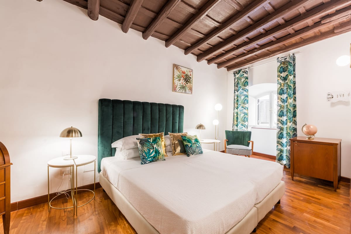 City Room | WiFi (free), individually furnished, bed sheets