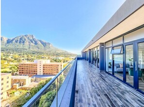Property grounds - #001 Newlands Peak Elegance (Cape Town)