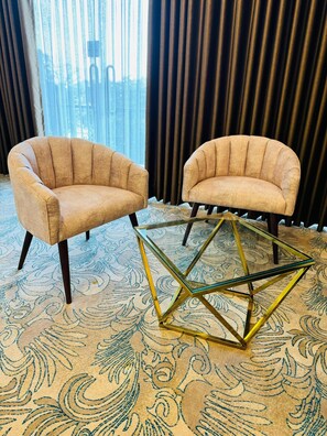 주니어 스위트 | 책상, 무료 WiFi, 침대 시트