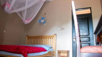 Deluxe Double Room | Individually decorated, individually furnished, desk, laptop workspace