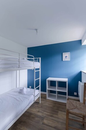 4 bedrooms, iron/ironing board, travel cot, free WiFi - Kerdibis - Charming Britain house near the sea (Lampaul-Ploudalmézeau)