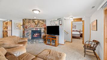 Smart TV, fireplace, DVD player, offices