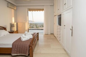 2 quartos, escrivaninha, ferros/tábuas de passar roupa, Wi-Fi