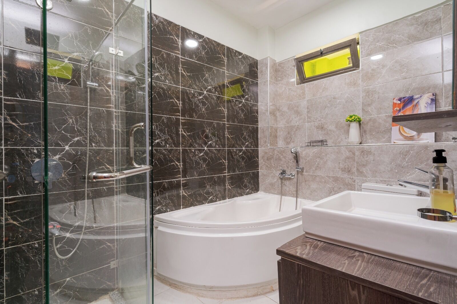 Comfort Apartment | Bathroom