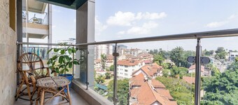 Luxury 4 Bedroom with a Rooftop Pool