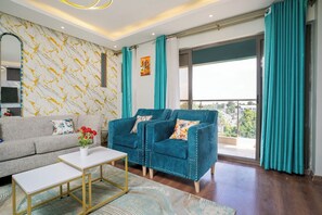 Living area - Luxury 4 Bedroom with a Rooftop Pool (Nairobi)