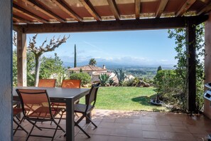 Outdoor dining - Esprit du Sud Damien (Roquebrune-sur-Argens)