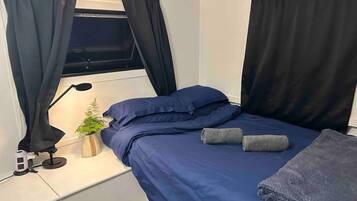 1 chambre, fer et planche Ă repasser, Wi-Fi, draps fournis