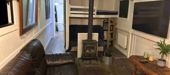 Central Cambridge Widebeam Houseboat