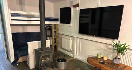 Central Cambridge Widebeam Houseboat