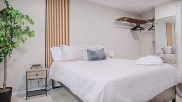 1 chambre, bureau, fer et planche à repasser, Wi-Fi