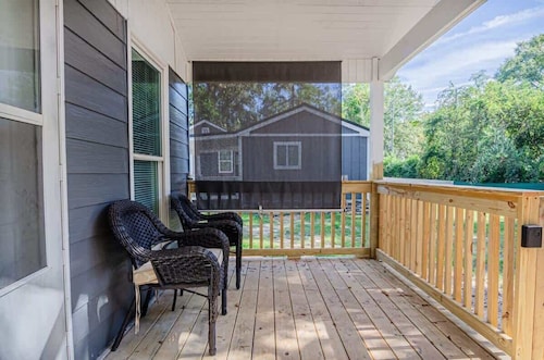 Relaxing Studio w/ Patio in Midtown Columbus