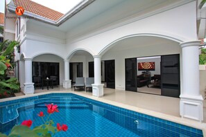 Pool - Great villa for a stay with friends or family! 5 minutes away from the beach! (Na Jom Tien)