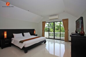 4 habitaciones, tabla de planchar con plancha, wifi y ropa de cama 